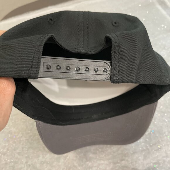 Caterpillar CAT Equipment Hat Peoria IL Black & Gray Snapback Cap Trucker NEW - Picture 7 of 8